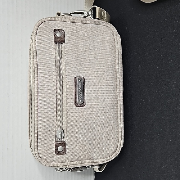 BAGGALLINI RFID FESTIVAL BAG STERLING SHIMMER - Picture 1 of 8